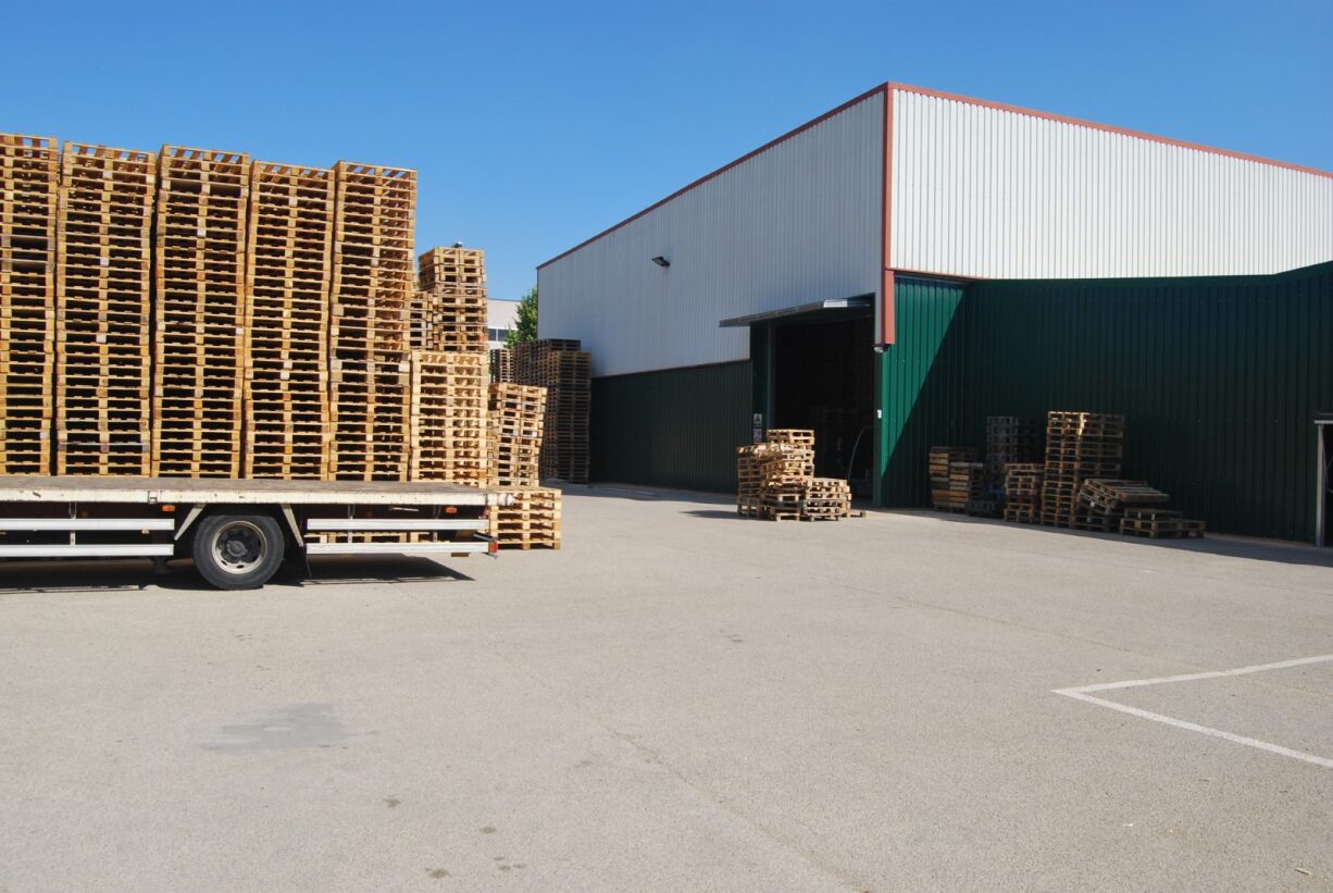Europalets para industria manufacturera en Vilanova