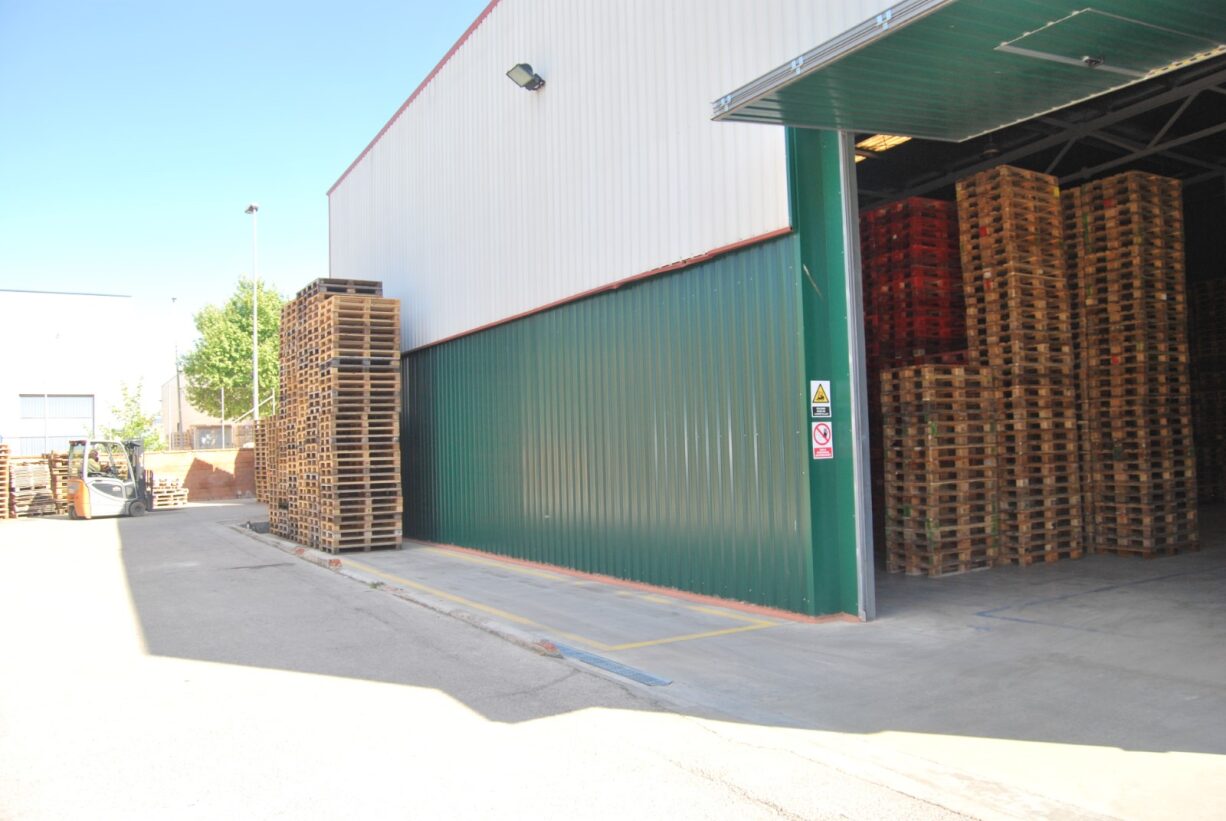 Palets estándar para almacenes en El Vendrell