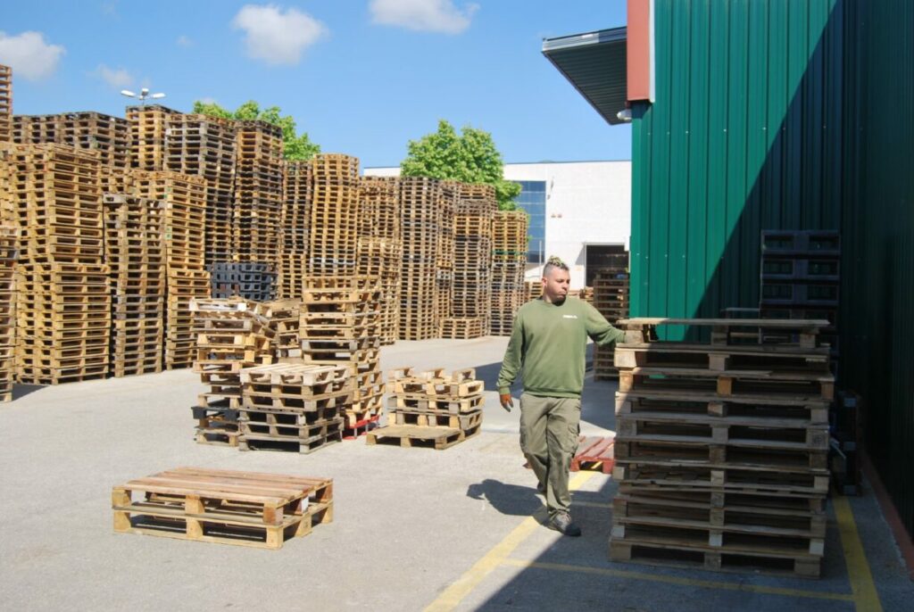Ventajas de los palets reciclados en la logística de Tarragona